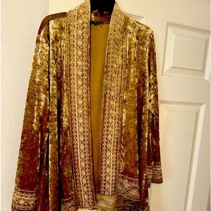 Beautiful gold Tunic jacket by Andrew.  Medium.